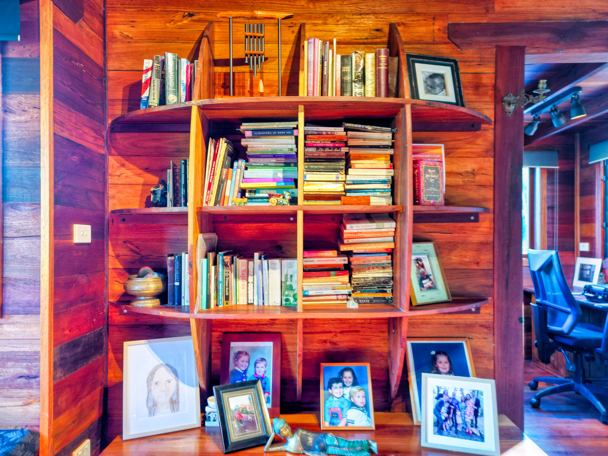 Heartwood - Bookshelf Craftsmanship